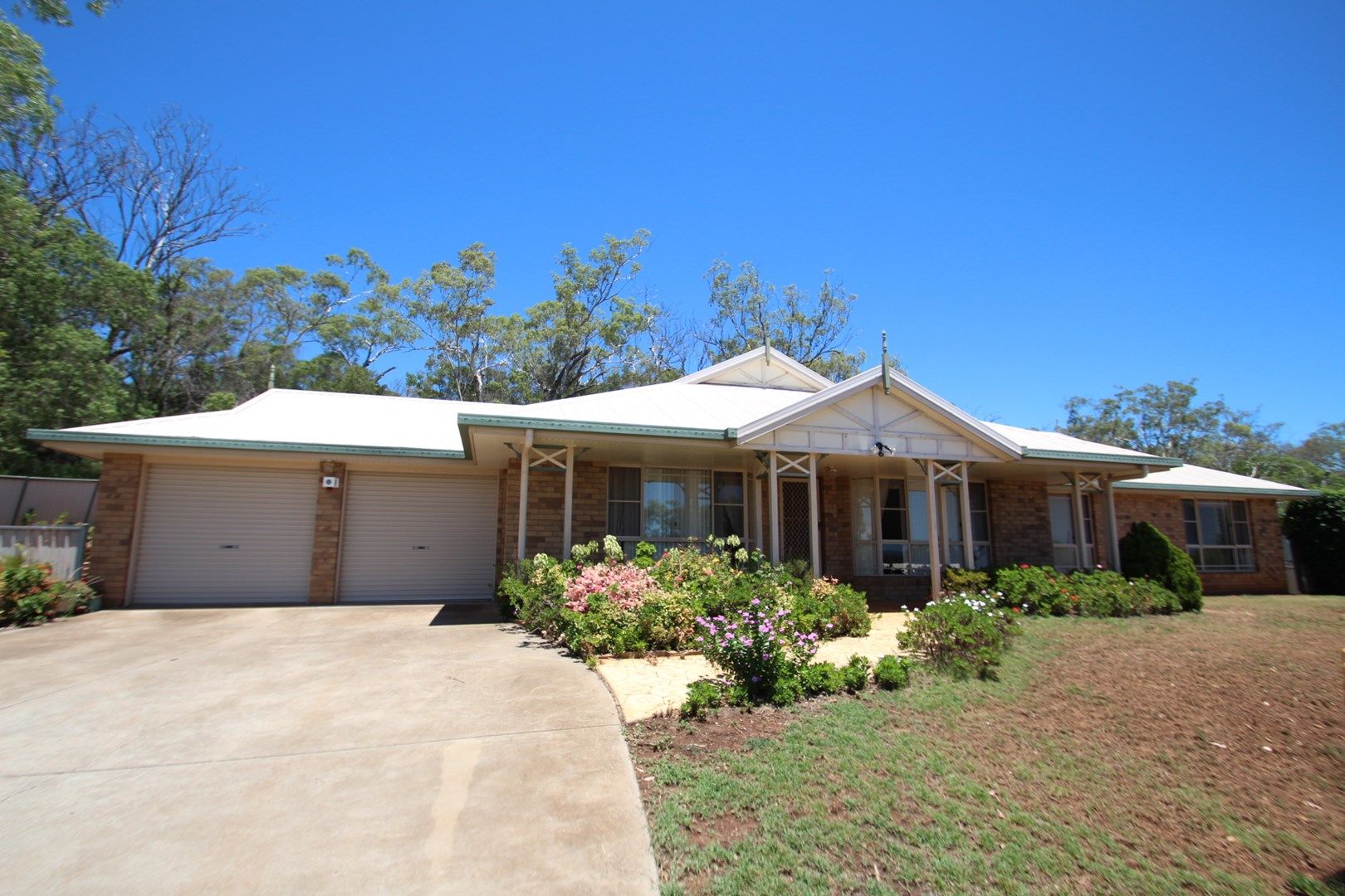 34 Toowoomba Road, Oakey QLD 4401, Image 0