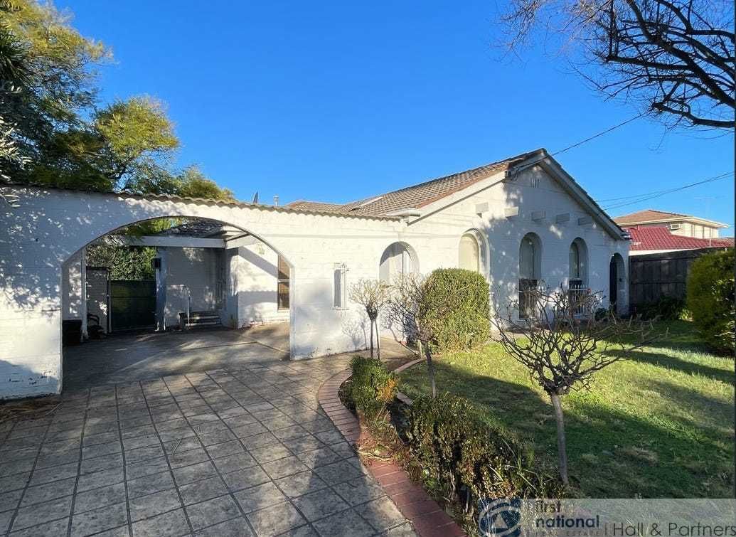 3 bedrooms House in 71 Jacksons Road NOBLE PARK NORTH VIC, 3174