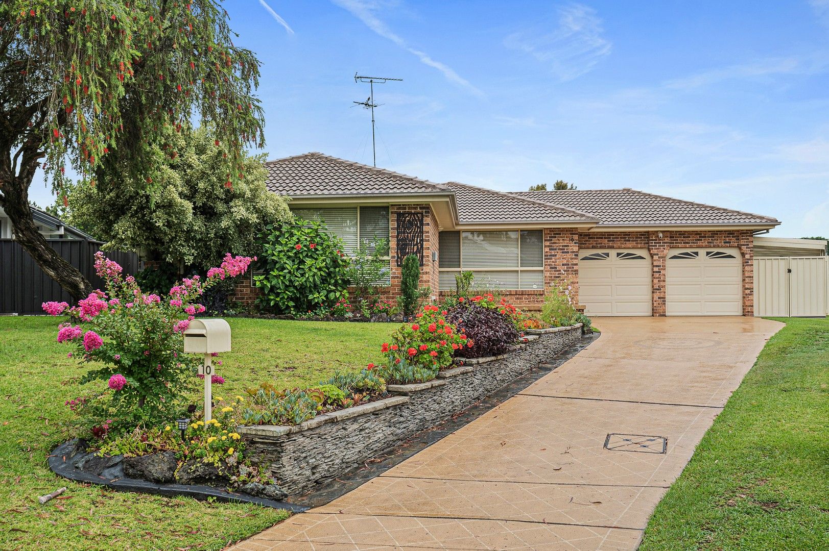 10 Piper Close, Milperra NSW 2214 House For Rent 1,100 Domain