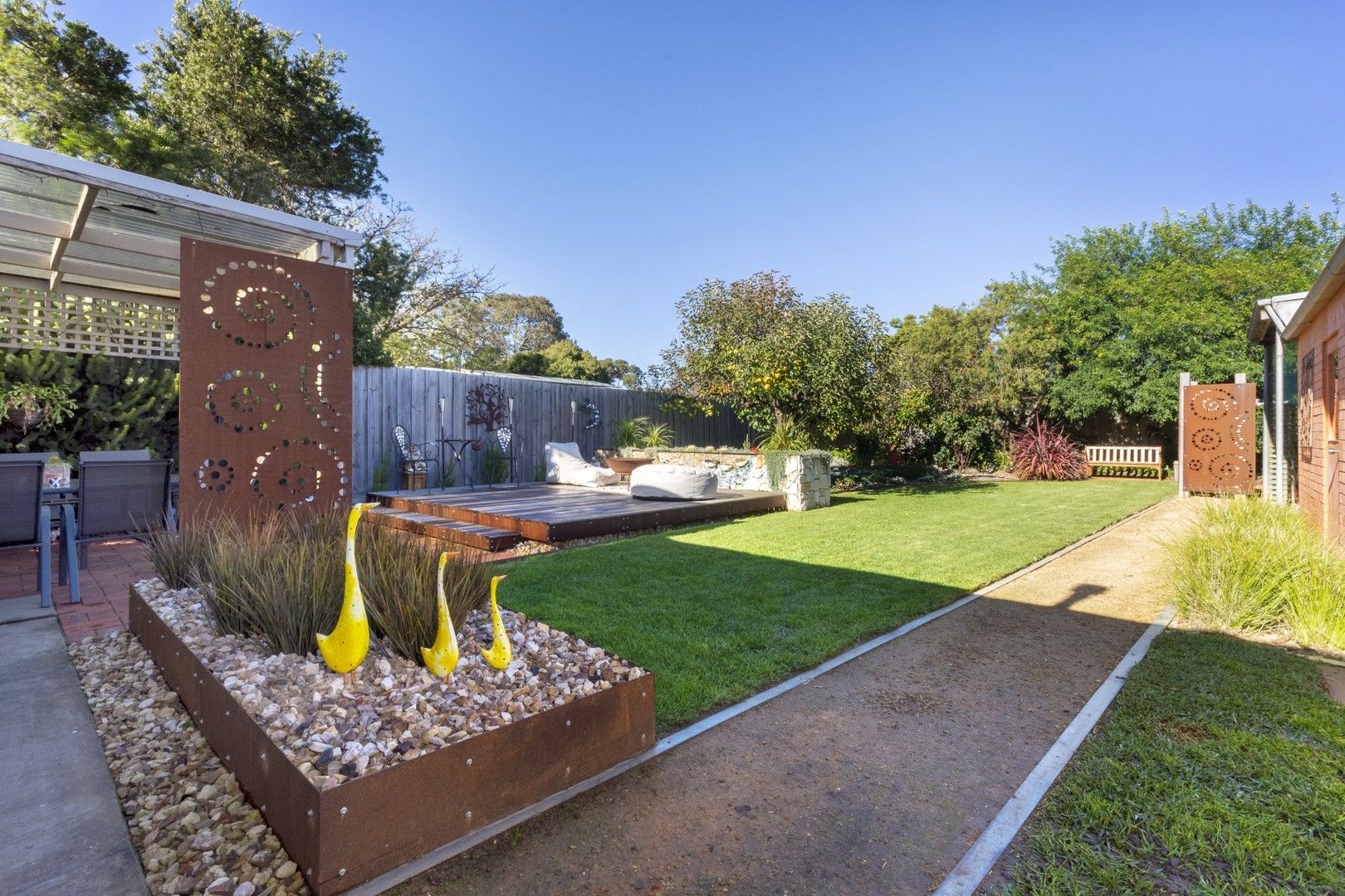 3 bedrooms House in 5 Buxton Road HERNE HILL VIC, 3218