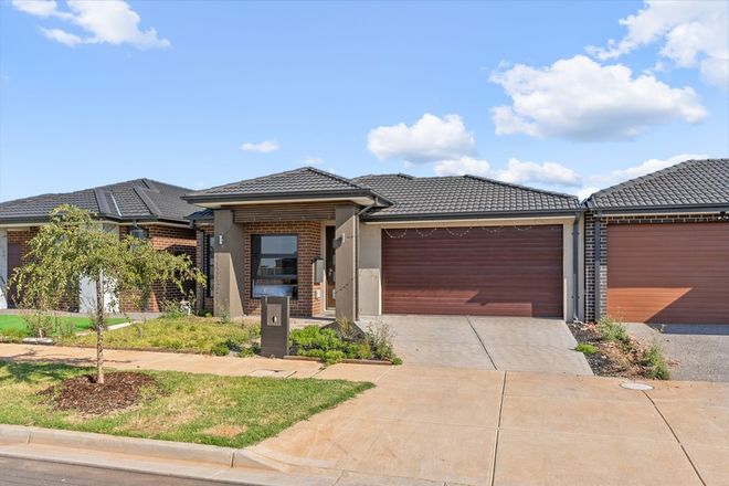 Picture of 6 Warren Street, THORNHILL PARK VIC 3335