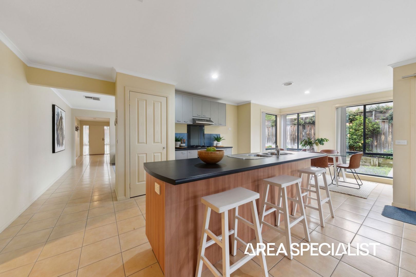 2 Pioneers Crescent, Pakenham VIC 3810, Image 2