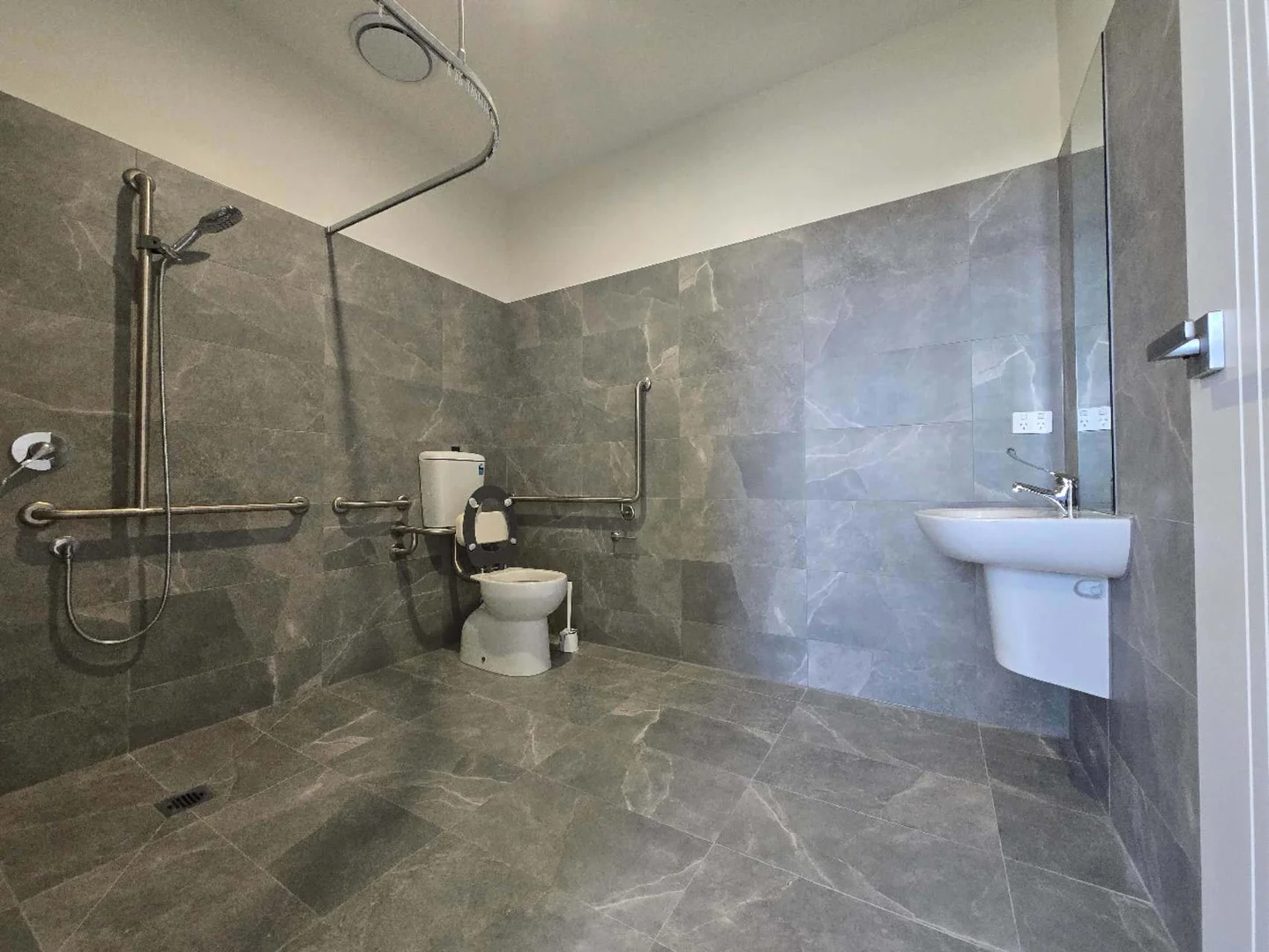 Additional image 11 of 1A&B/196 Clayton Road, Clayton VIC 3168