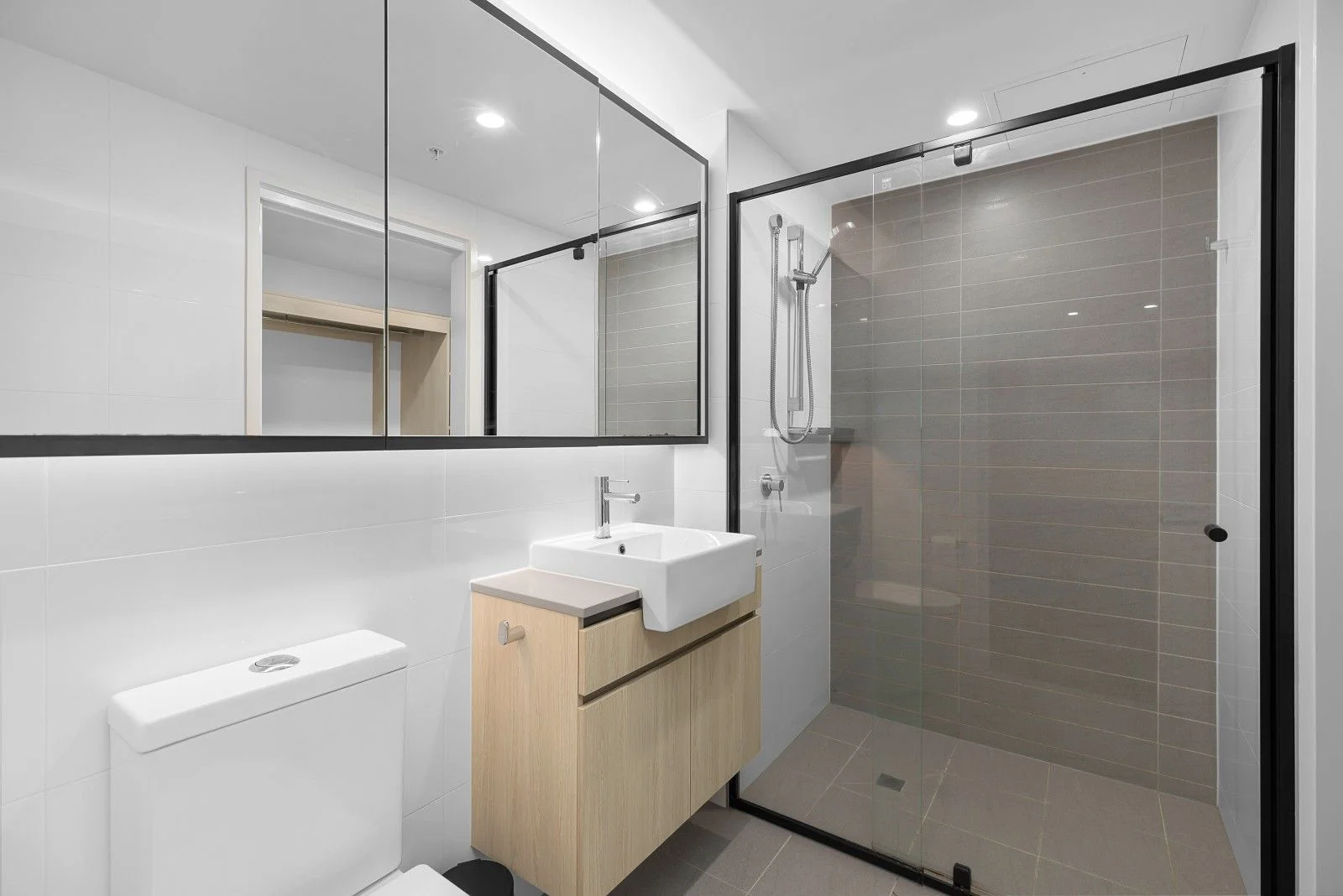 Additional image 5 of 1010/70 Longland Street, Newstead QLD 4006