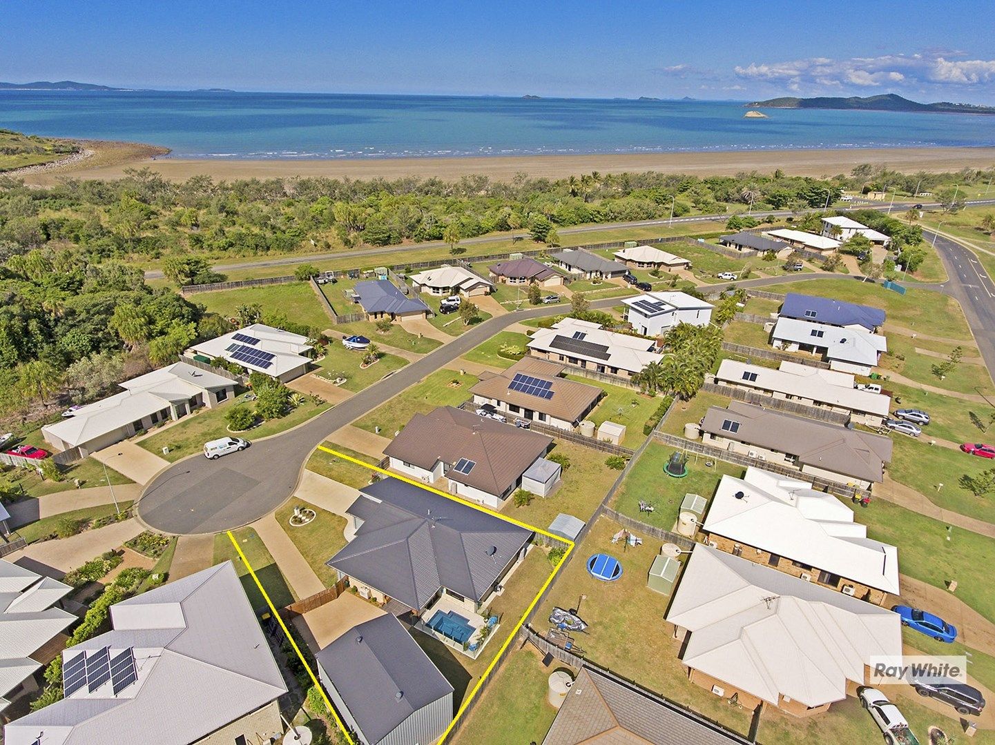 11 Coast Court, Mulambin QLD 4703, Image 1