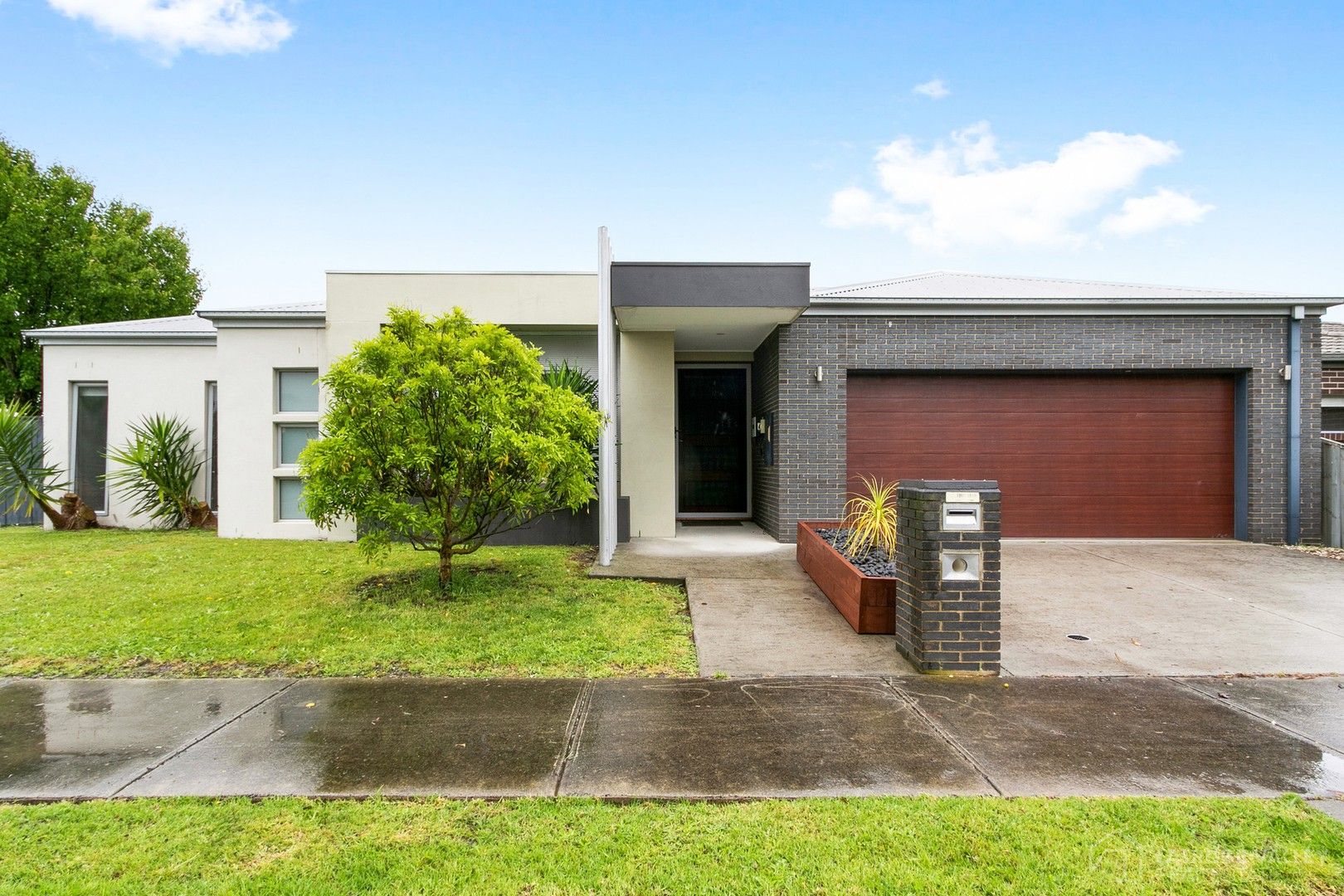 3 bedrooms House in 1 Stonehaven Road TRARALGON VIC, 3844