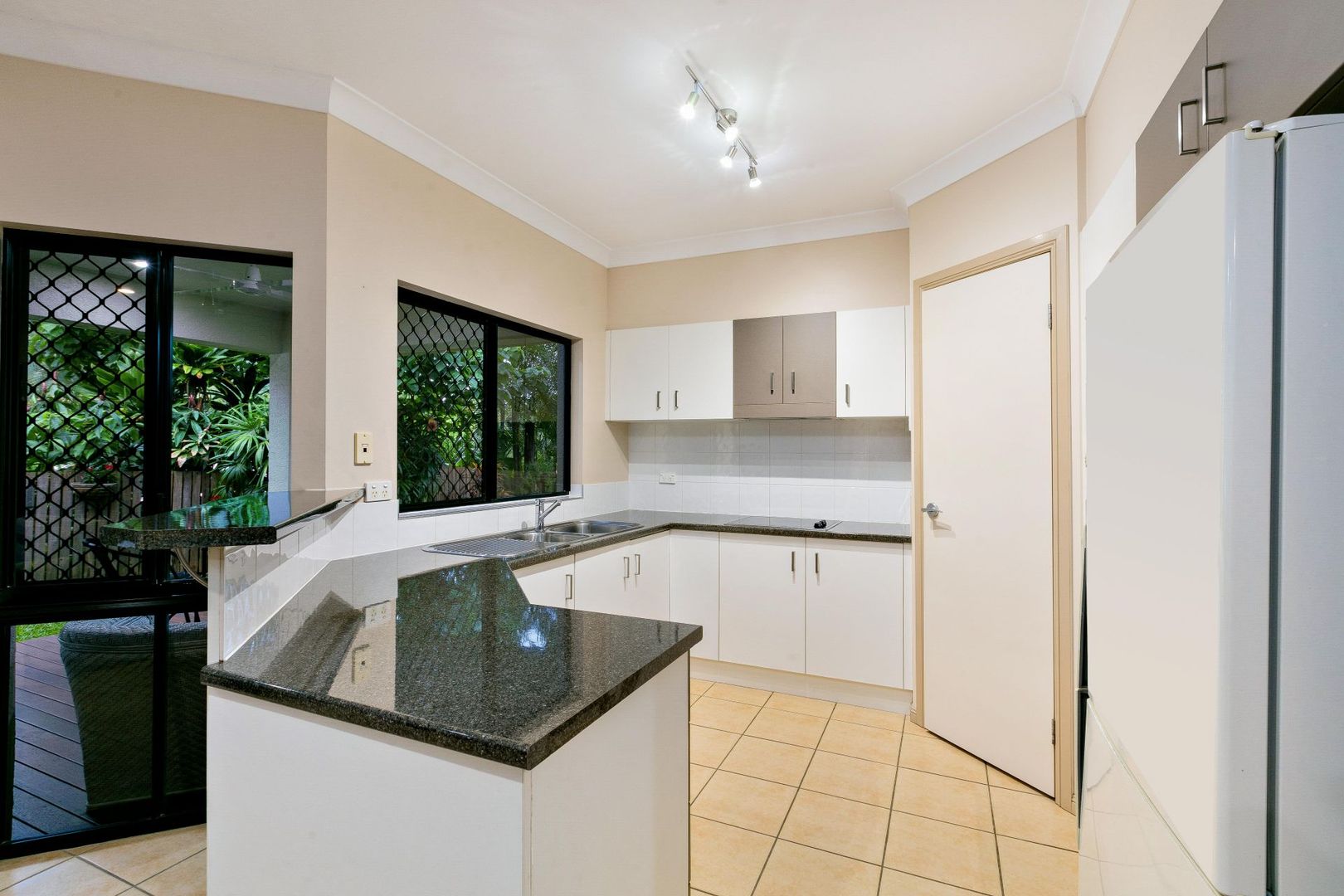 17 Ellie Banning Close, Redlynch QLD 4870, Image 2