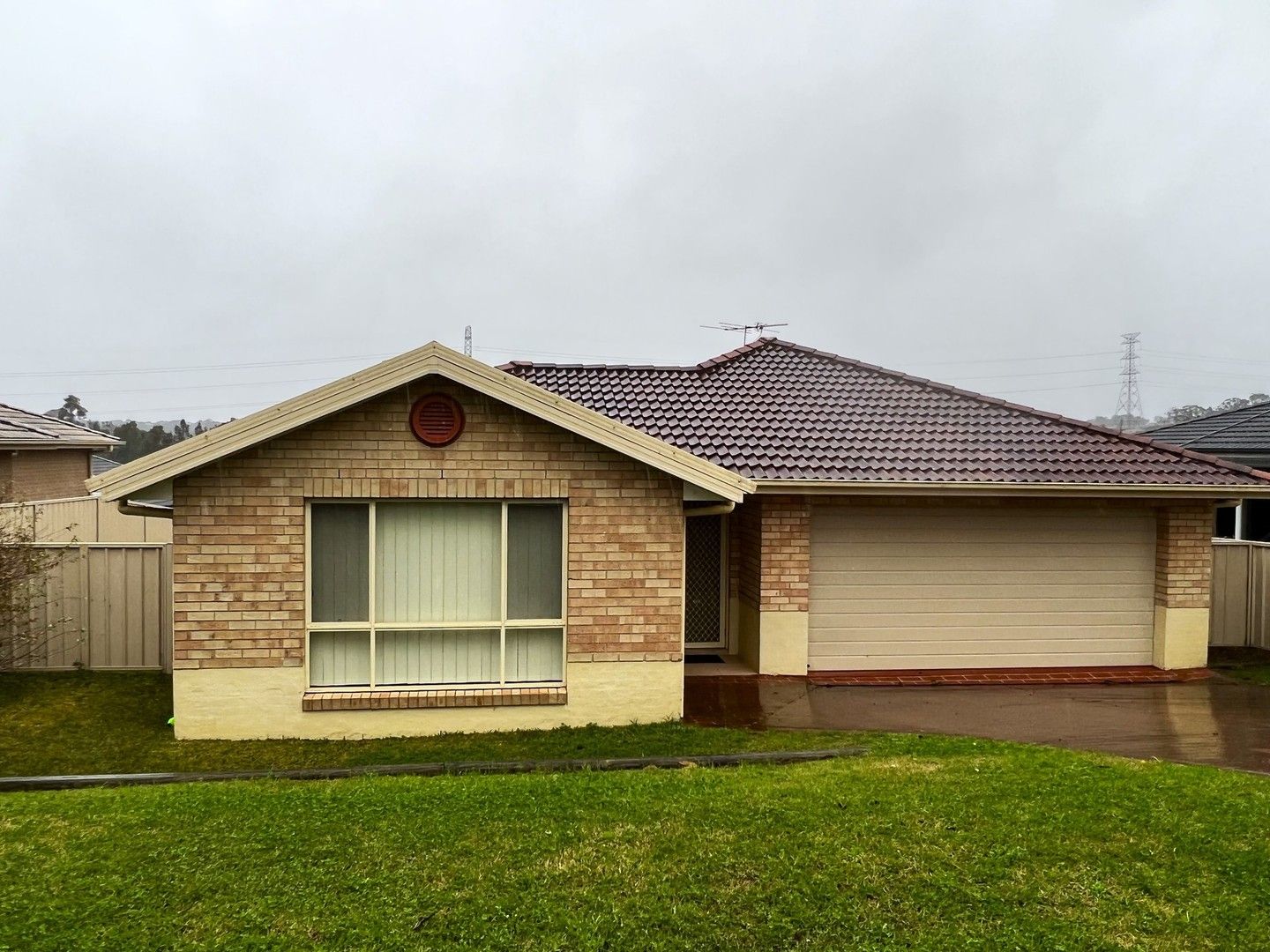 4 bedrooms House in 33 Northridge Drive CAMERON PARK NSW, 2285