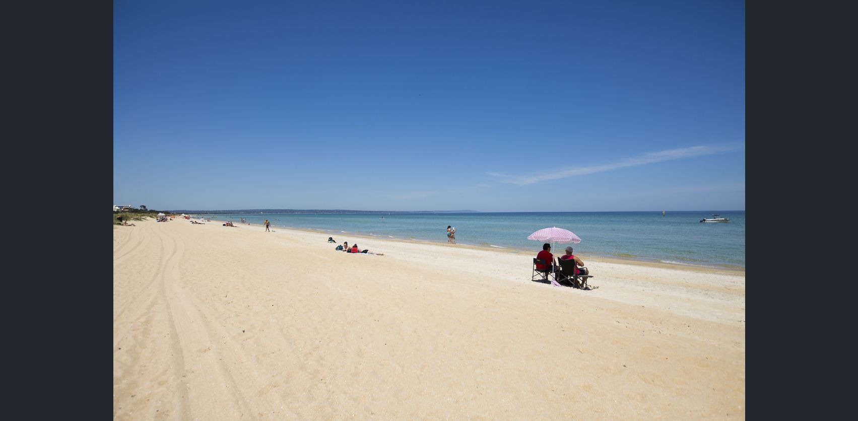 3 bedrooms Apartment / Unit / Flat in 4/15 Harding Avenue BONBEACH VIC, 3196