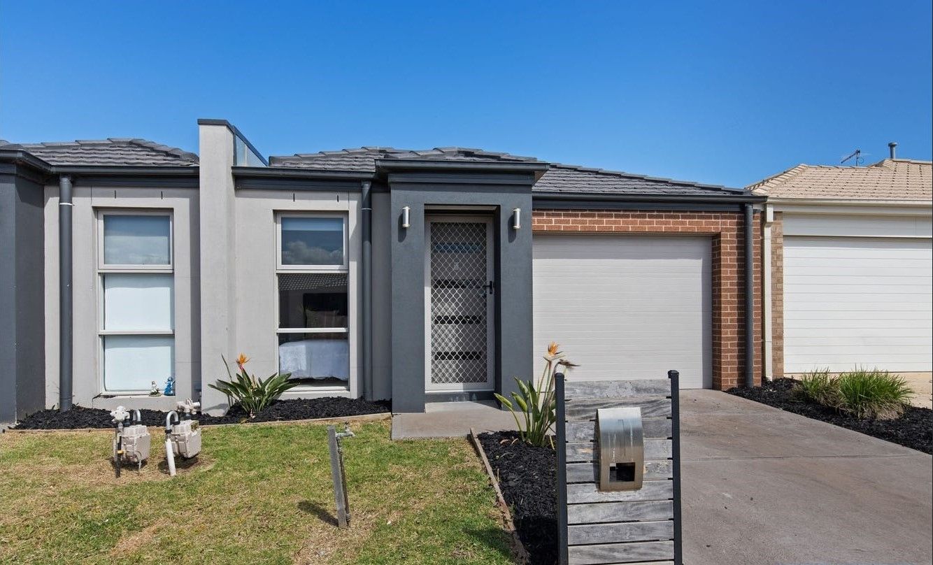 3 bedrooms Apartment / Unit / Flat in 2/6 Durville Street WYNDHAM VALE VIC, 3024
