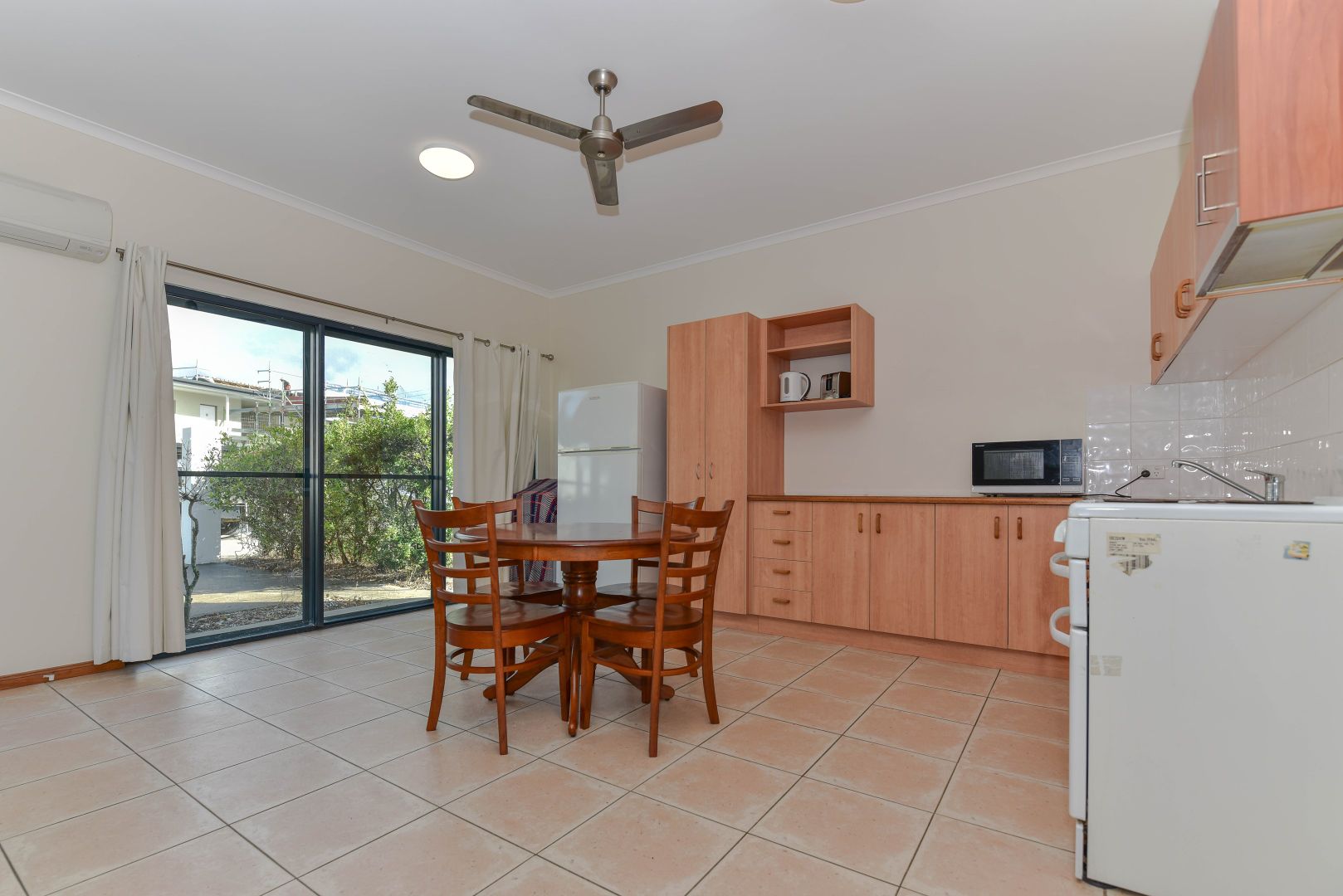 1/1 Valley Drive, Cannonvale QLD 4802, Image 1