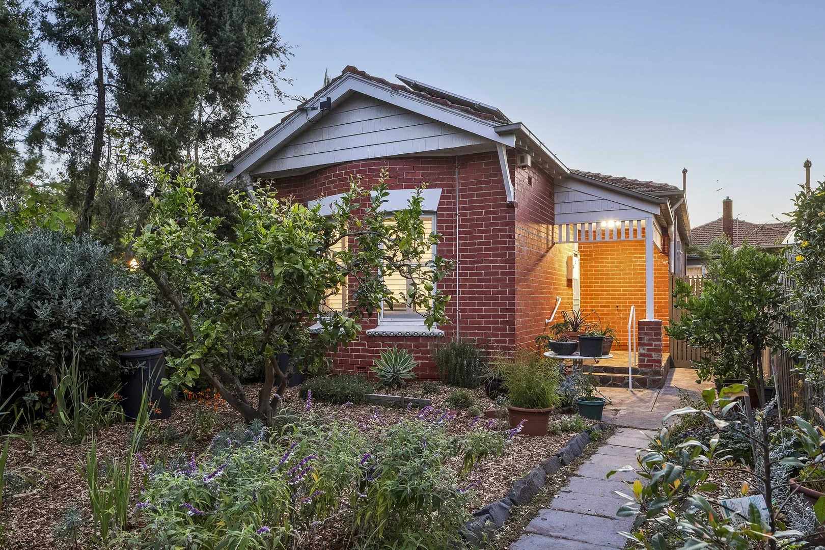 33 Derby Crescent, Caulfield East VIC 3145