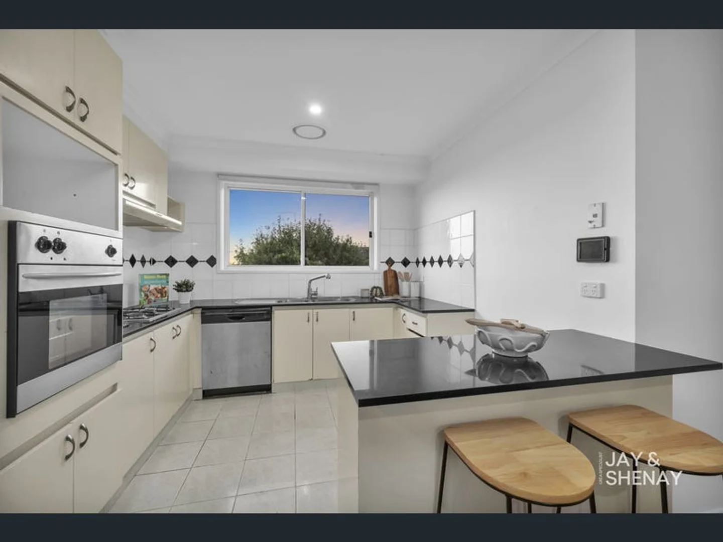 Additional image 3 of 4 Harrow Place, Endeavour Hills VIC 3802