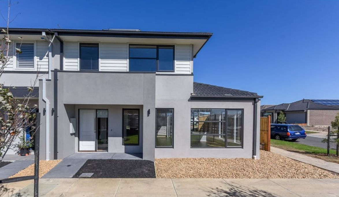 4 bedrooms House in 1 Sunnycroft Lane CLYDE VIC, 3978
