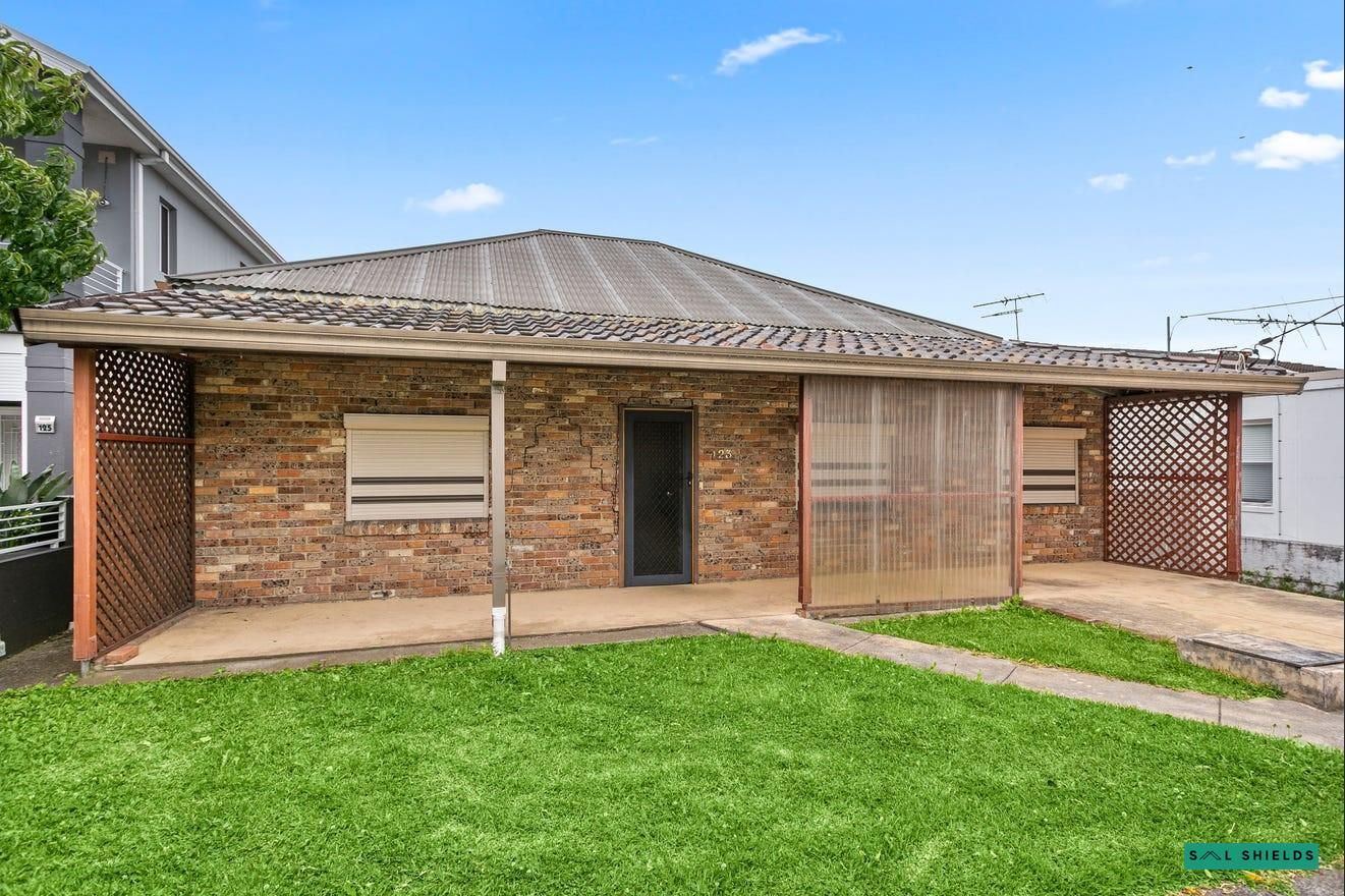 5 bedrooms House in 123 Frederick Street ROCKDALE NSW, 2216