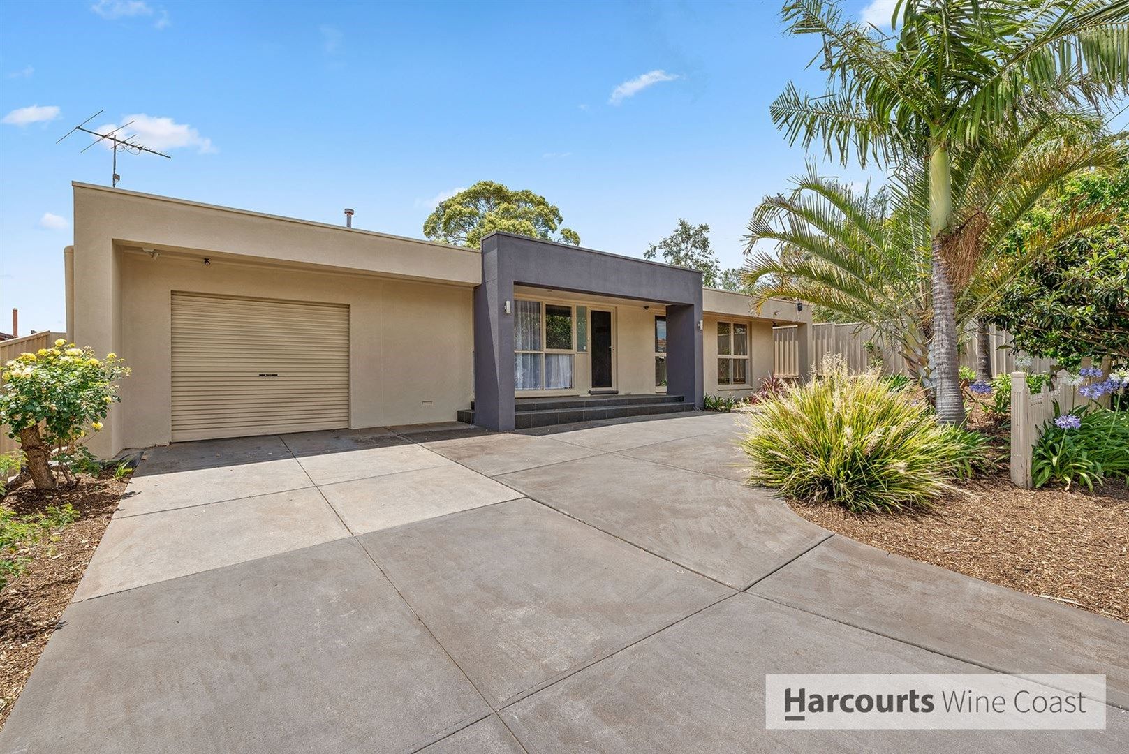 7 Candover Crescent, Huntfield Heights SA 5163, Image 0