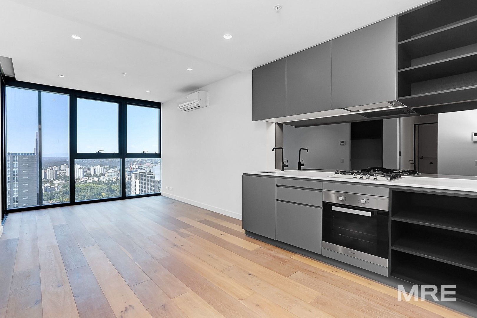 1 bedrooms Apartment / Unit / Flat in 4703/462 Elizabeth Street MELBOURNE VIC, 3000