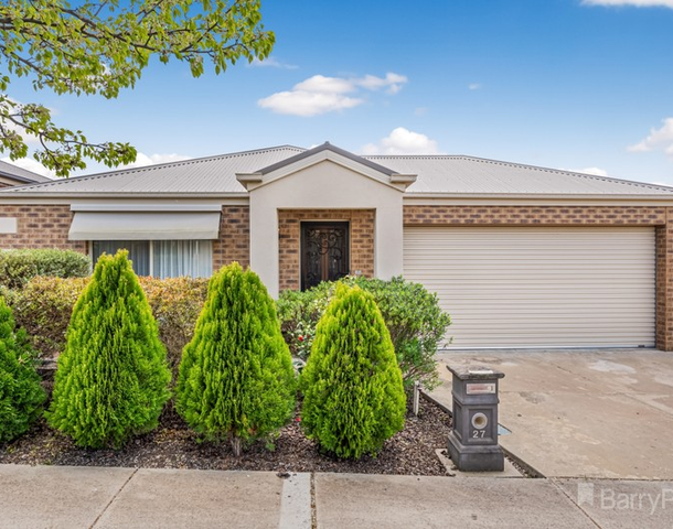 27 Sovereign Gardens, Kangaroo Flat VIC 3555