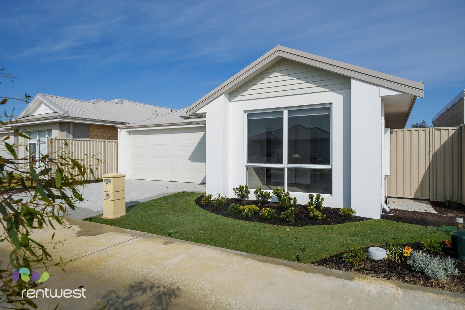 4 bedrooms House in 11 Gimbal Way ALKIMOS WA, 6038