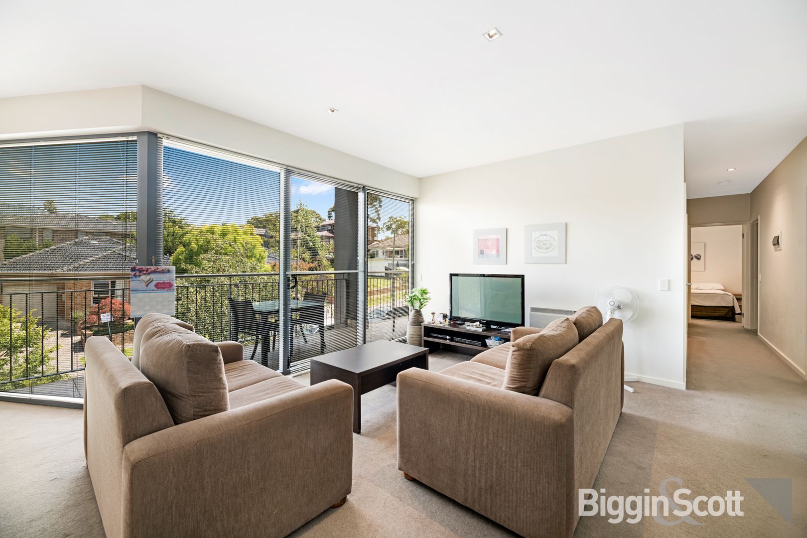 15/2-4 Blair Road, Glen Waverley VIC 3150, Image 2