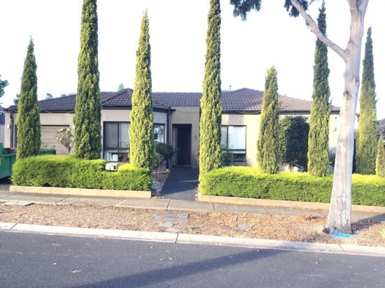 3 bedrooms House in 8 Discovery Close CRAIGIEBURN VIC, 3064