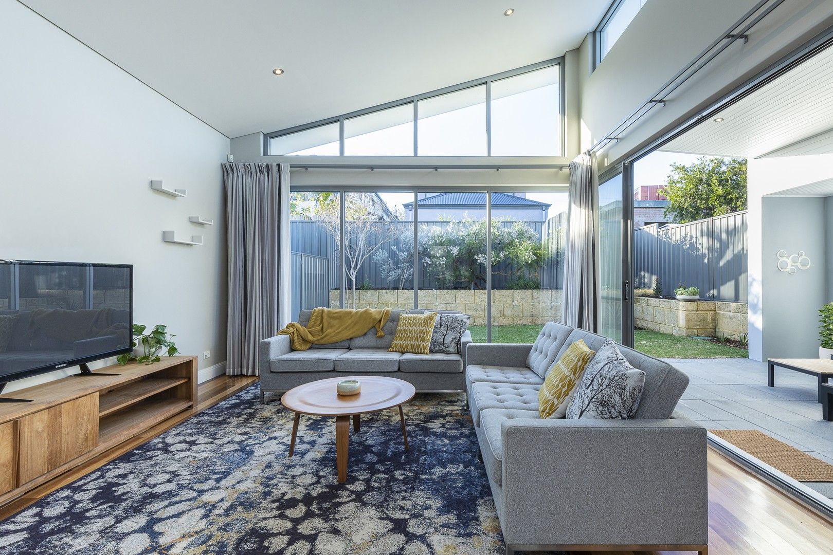 5 bedrooms House in 6 Barney Street MOUNT HAWTHORN WA, 6016