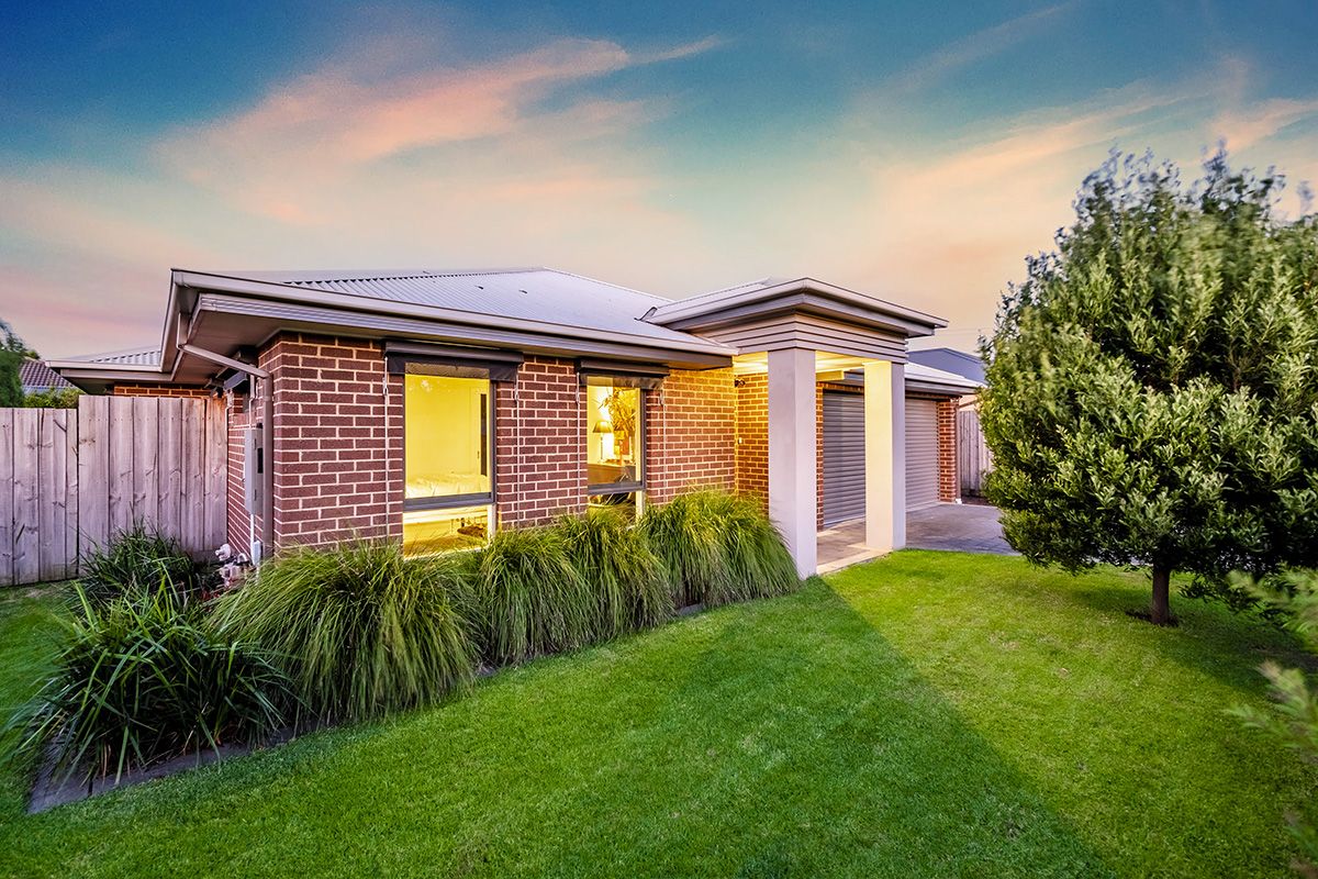 8 Danita Way, Cranbourne West VIC 3977, Image 0