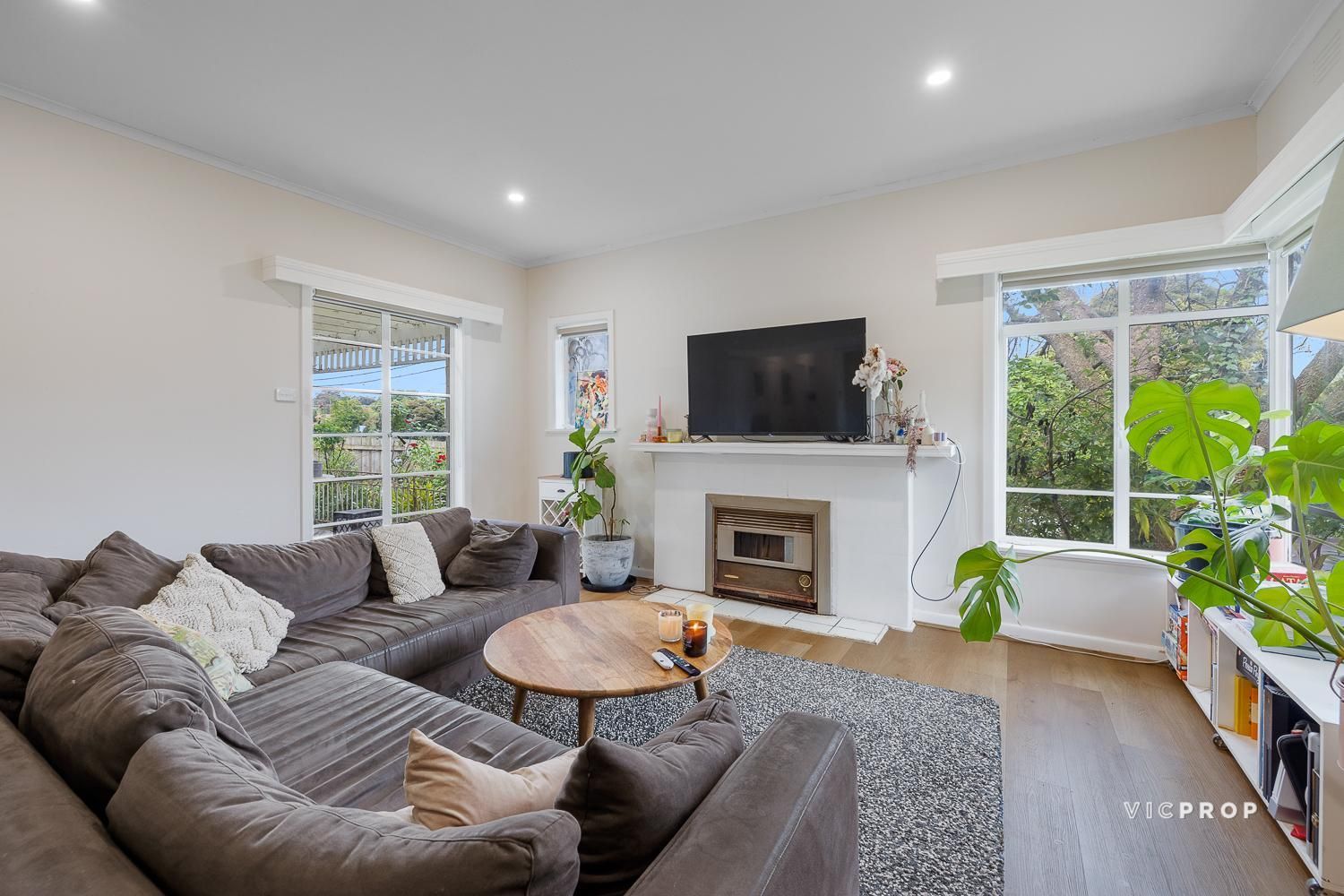 211 Cape Street, Heidelberg VIC 3084, Image 0