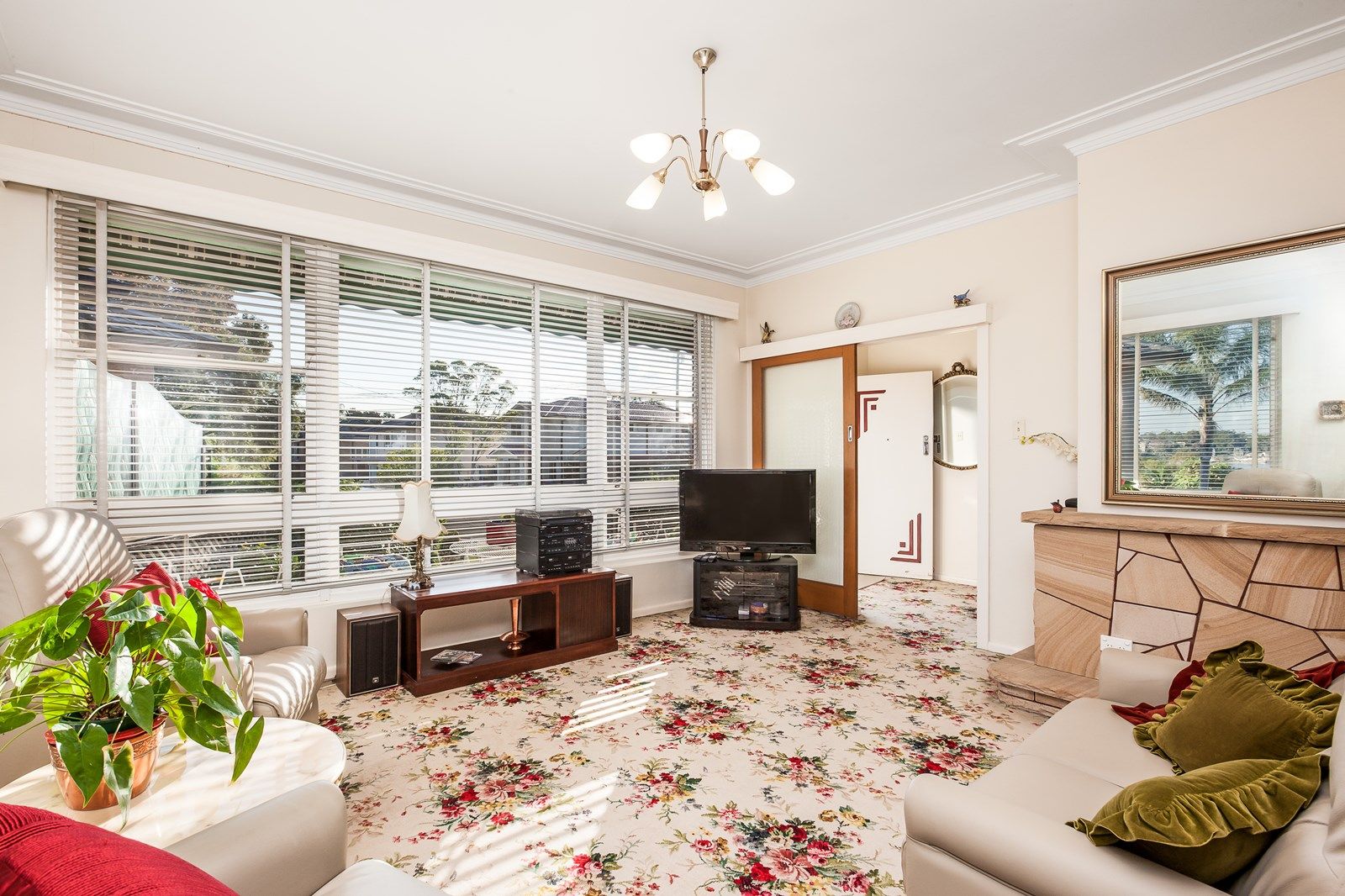 31 Wisdom Street, Connells Point NSW 2221, Image 2