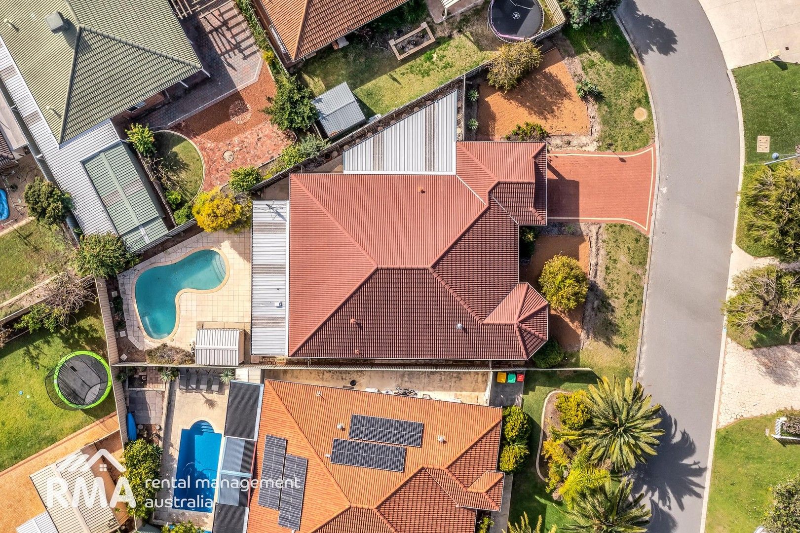 4 bedrooms House in 10 Brookville Circle SECRET HARBOUR WA, 6173