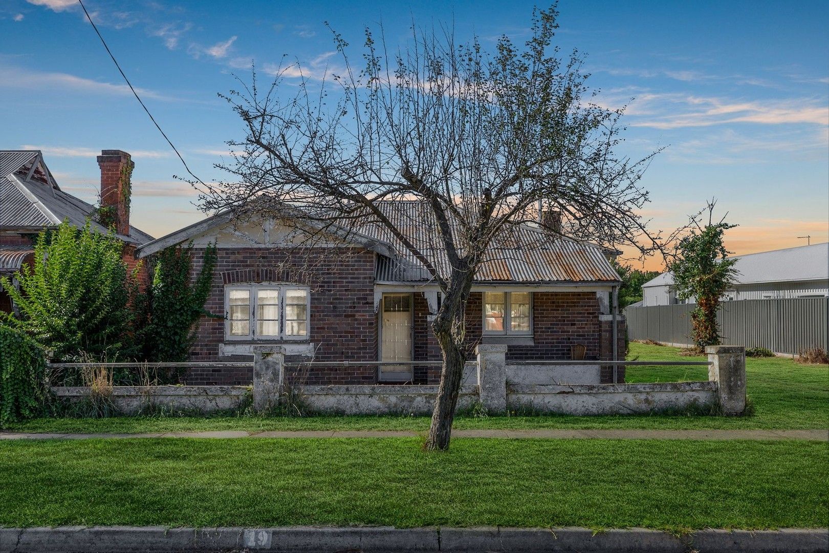 19 Surveyor Street, Queanbeyan NSW 2620, Image 0