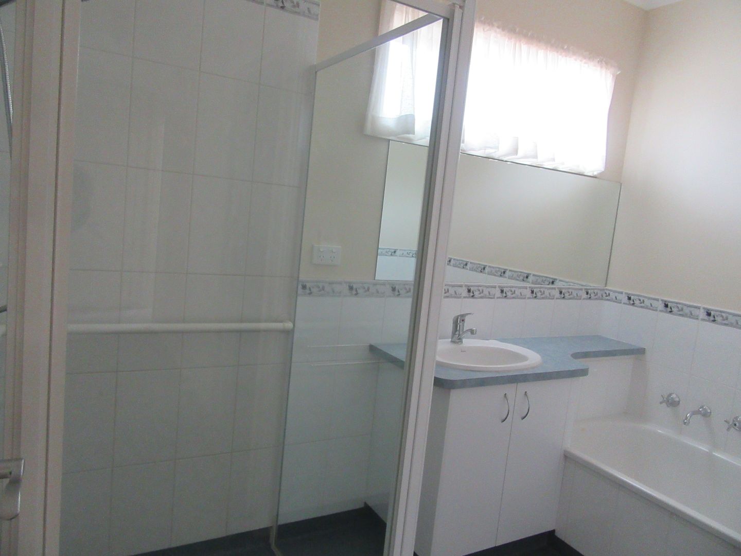 Kerang VIC 3579 2 beds apartment for Rent, 320 16362982 Domain