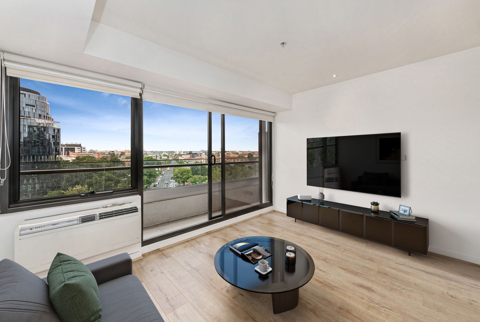 924/572 St Kilda Road, Melbourne VIC 3004, Image 2