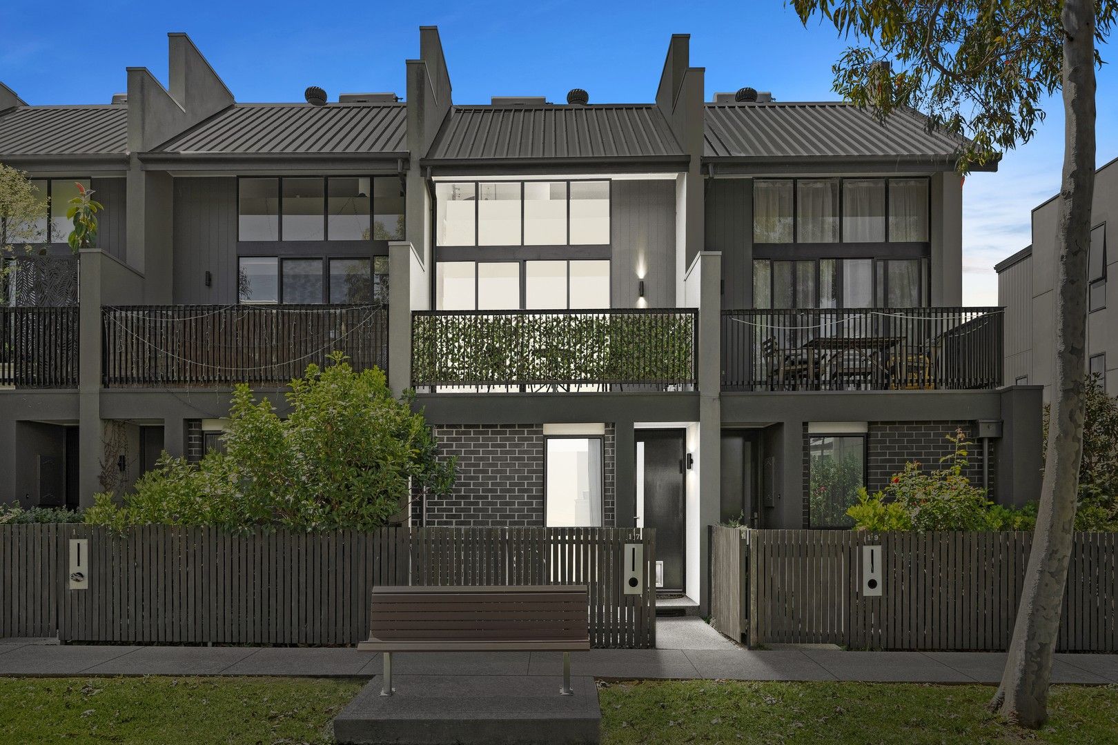 17 Central Park Walk, Cheltenham VIC 3192, Image 2