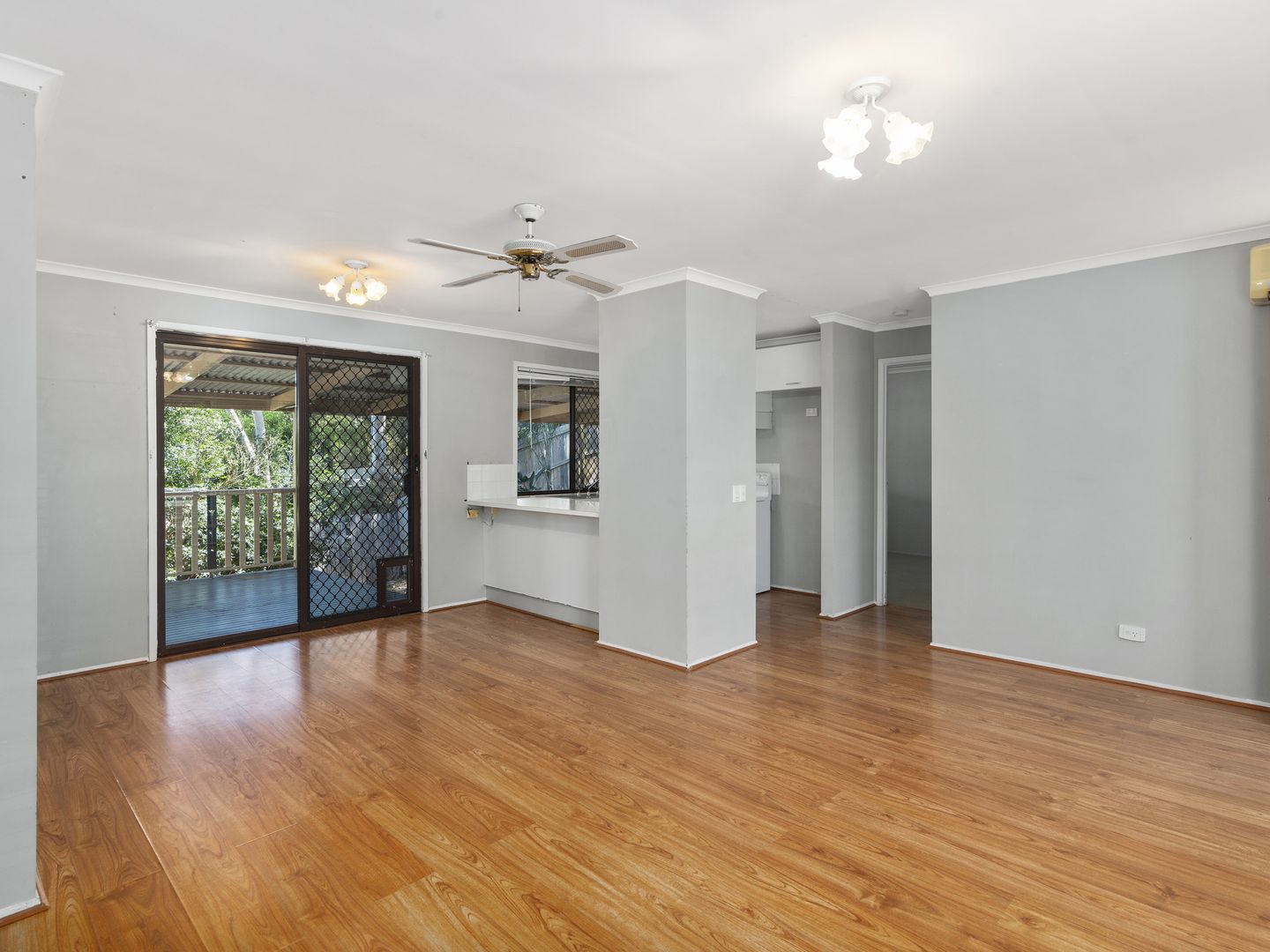 2 Beau Court, Highland Park QLD 4211, Image 2