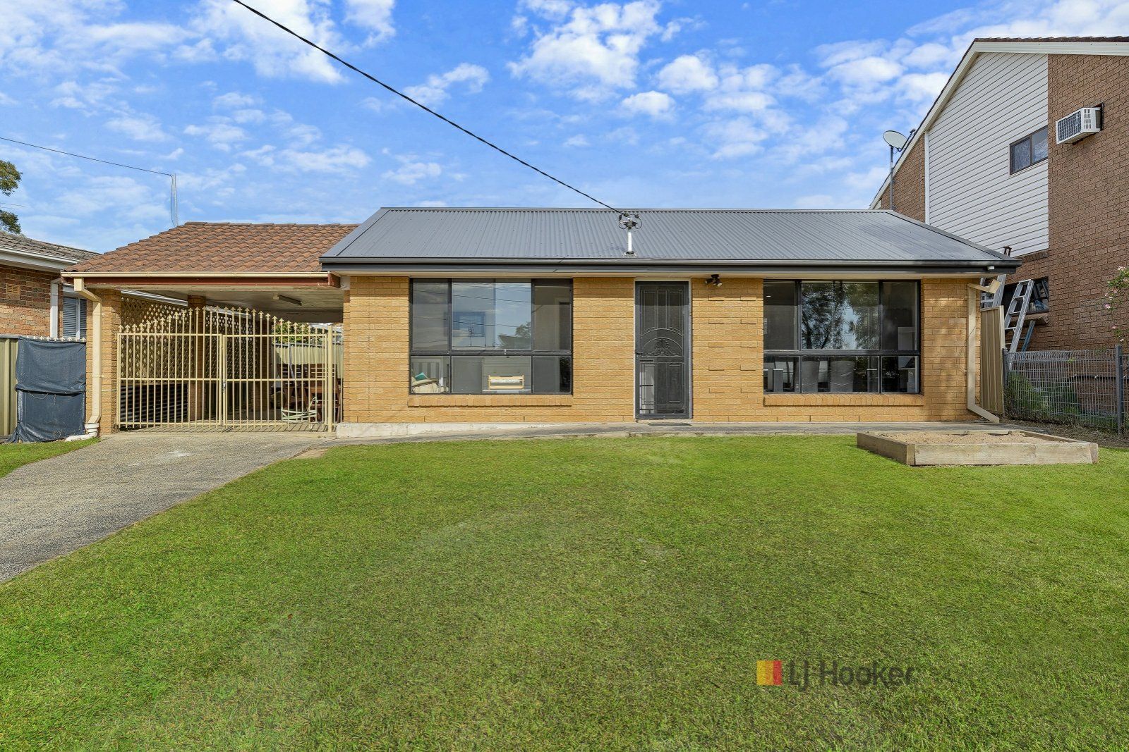 3 bedrooms House in 127 Winbin Crescent GWANDALAN NSW, 2259