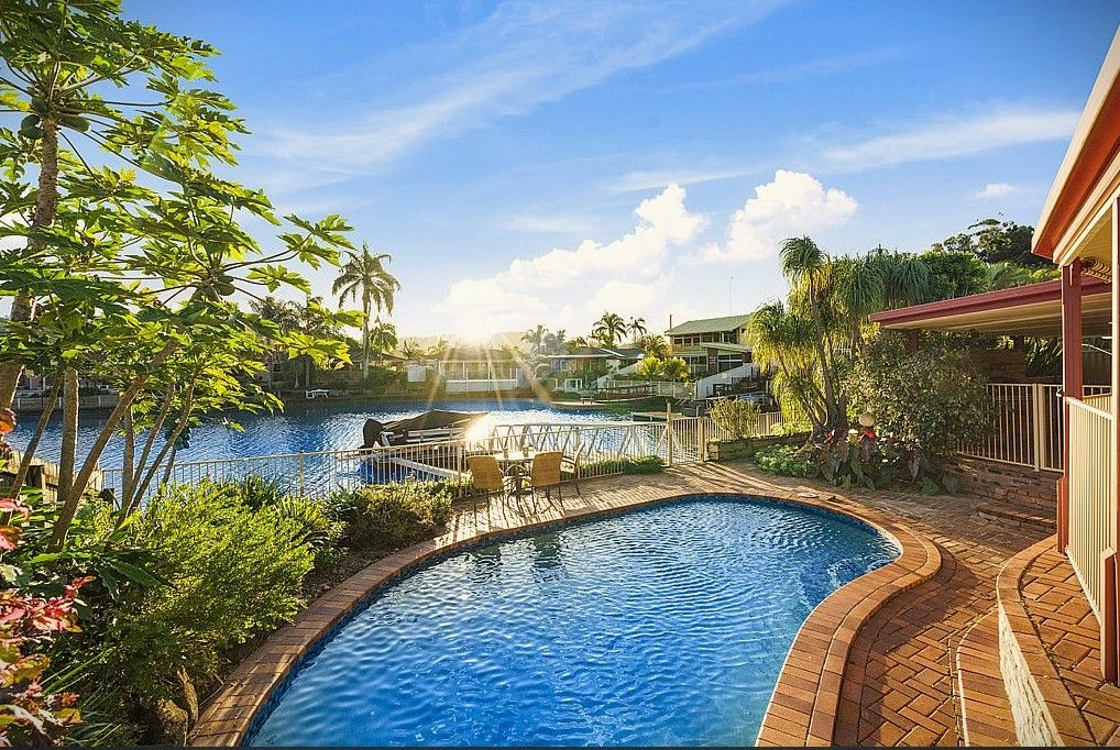 5 bedrooms House in 3 Allchin Court CURRUMBIN WATERS QLD, 4223