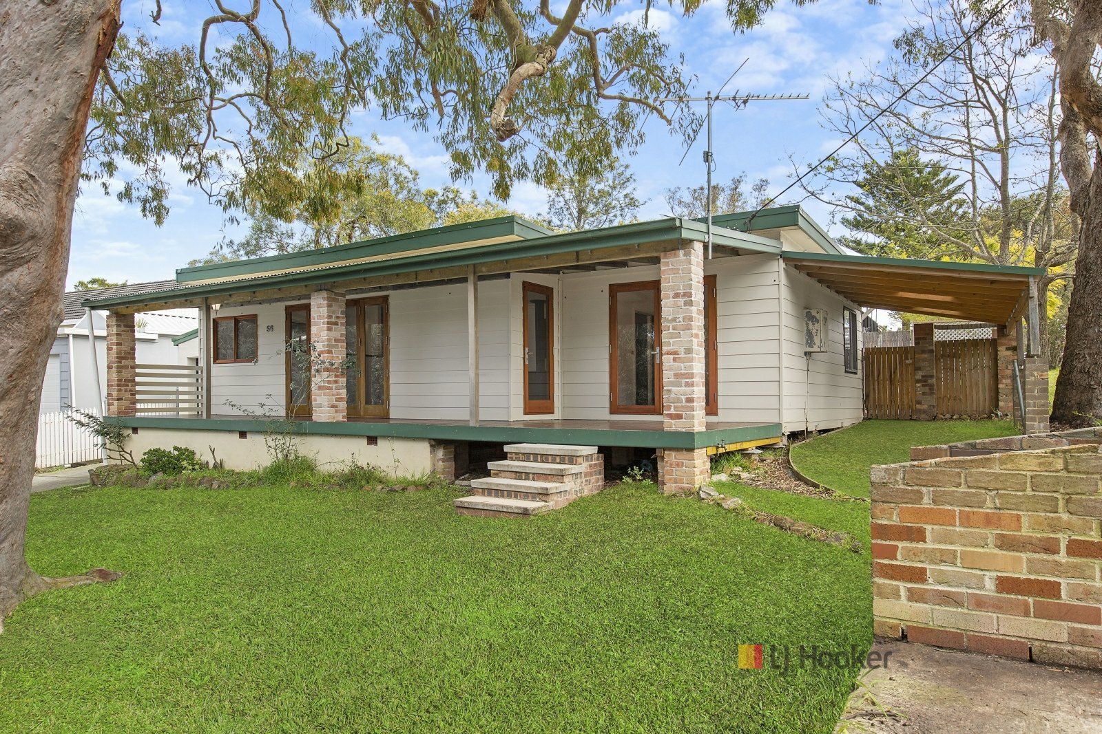 2 bedrooms House in 56 Malvina Parade LAKE HAVEN NSW, 2263