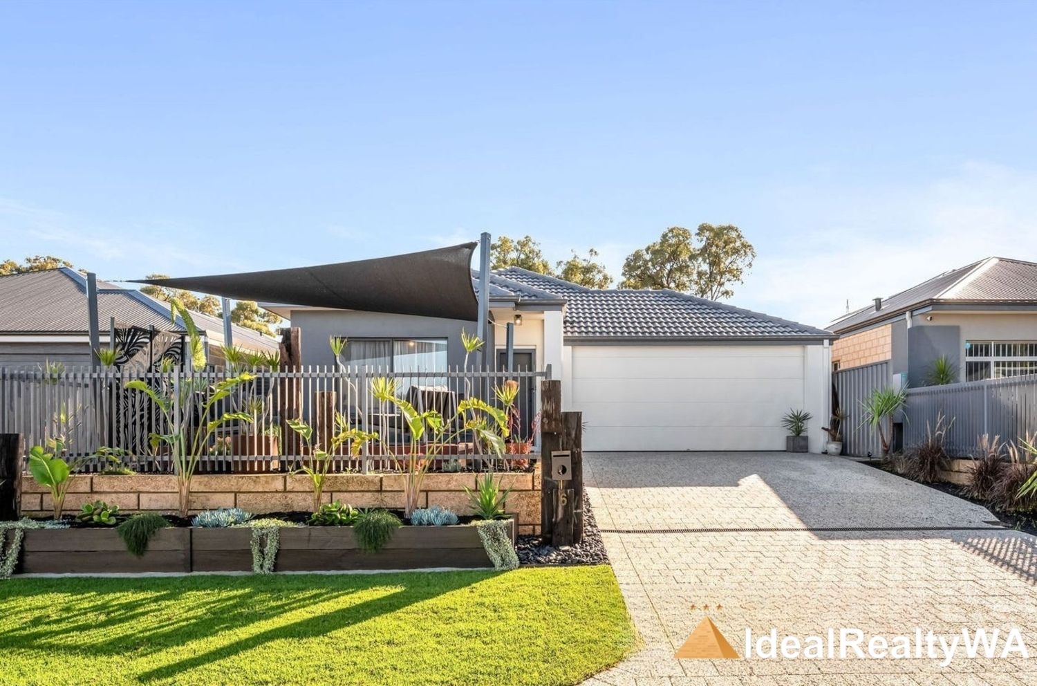 3 bedrooms House in 6 Tadorna Crescent BEELIAR WA, 6164