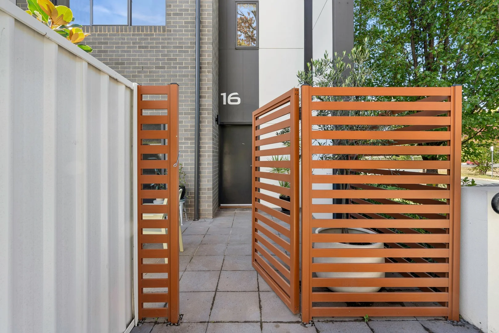 Additional image 2 of 16/2 Berrigan Crescent, O'Connor ACT 2602