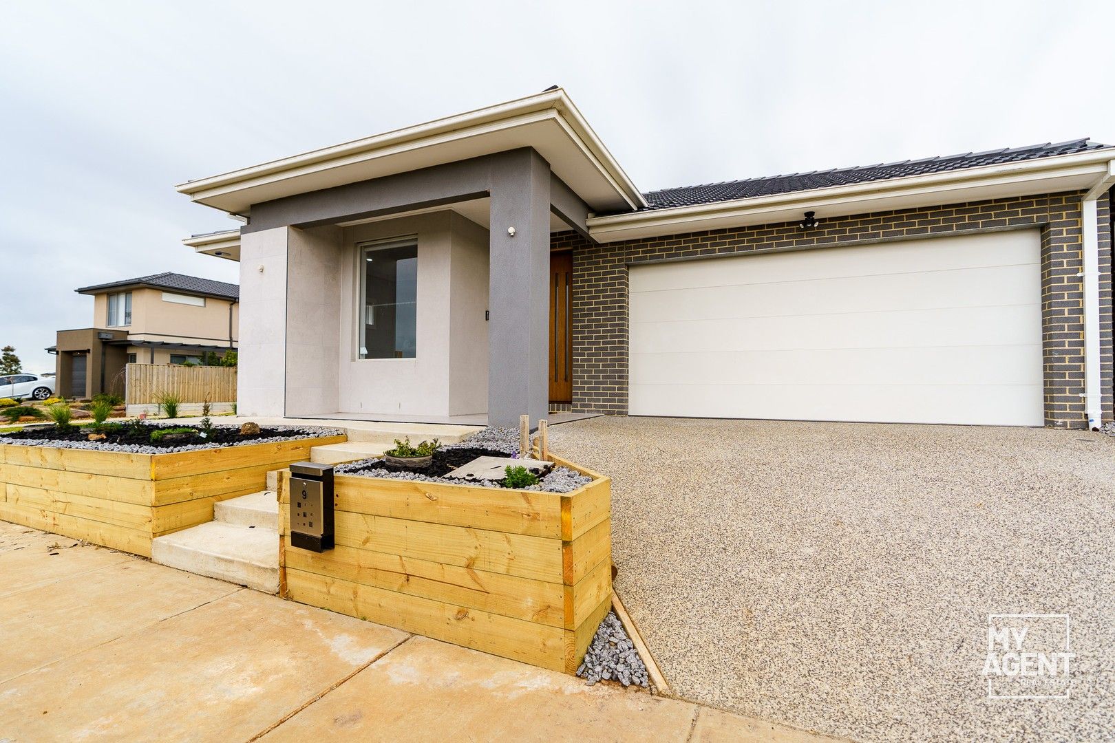 4 bedrooms House in 9 Bendigo Drive TARNEIT VIC, 3029