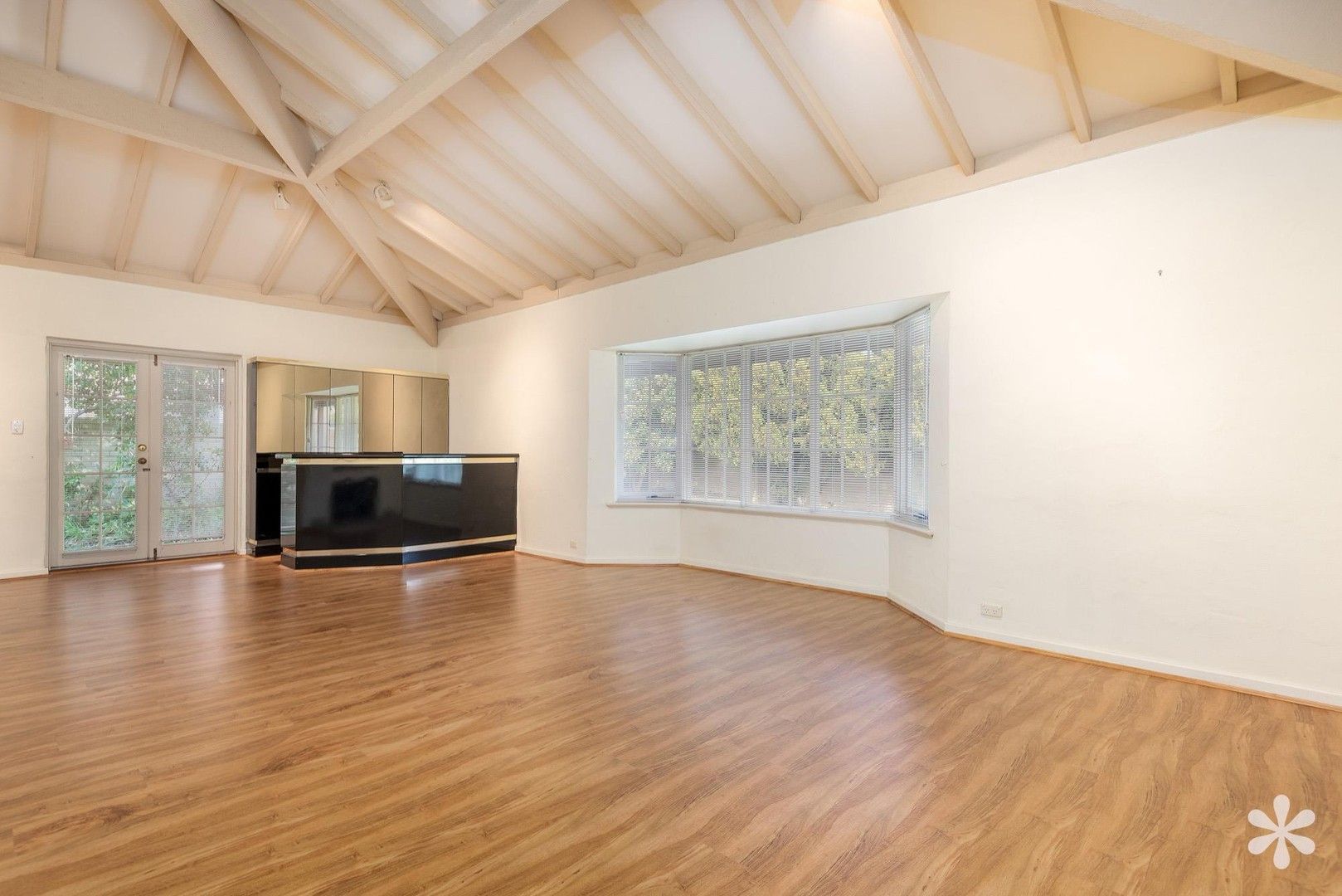 4 bedrooms House in 2 Collier Street APPLECROSS WA, 6153