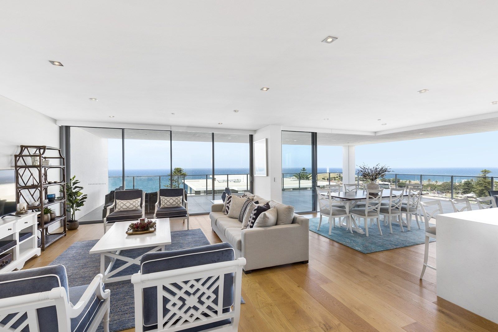 33/72 Cliff Road, Wollongong NSW 2500, Image 1