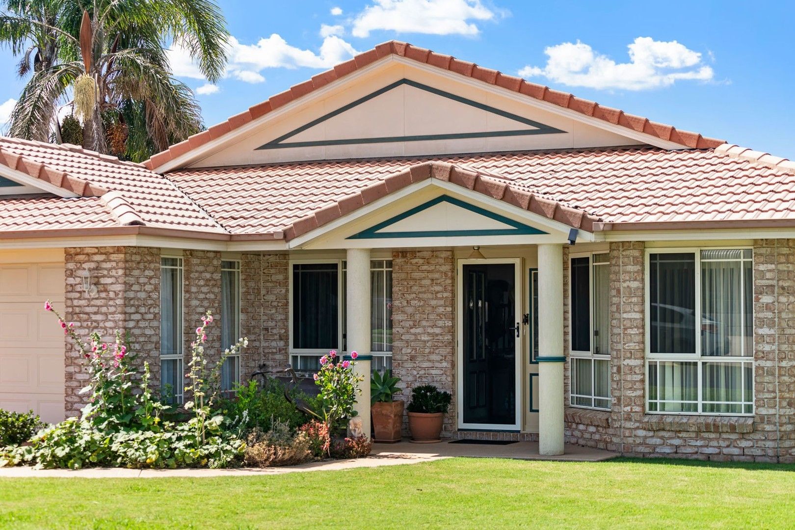 367 Spring Street, Kearneys Spring QLD 4350, Image 0