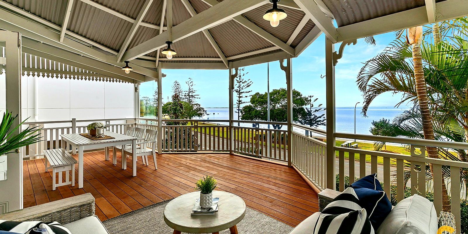 5 bedrooms House in 371 Esplanade MANLY QLD, 4179