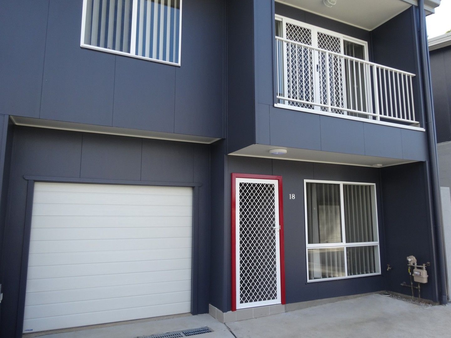 3 bedrooms Townhouse in 18/1a Woodbury Park Drive MARDI NSW, 2259