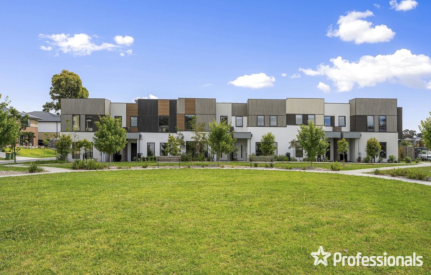 8 Bower Walk, Chirnside Park VIC 3116 Townhouse For Rent Domain