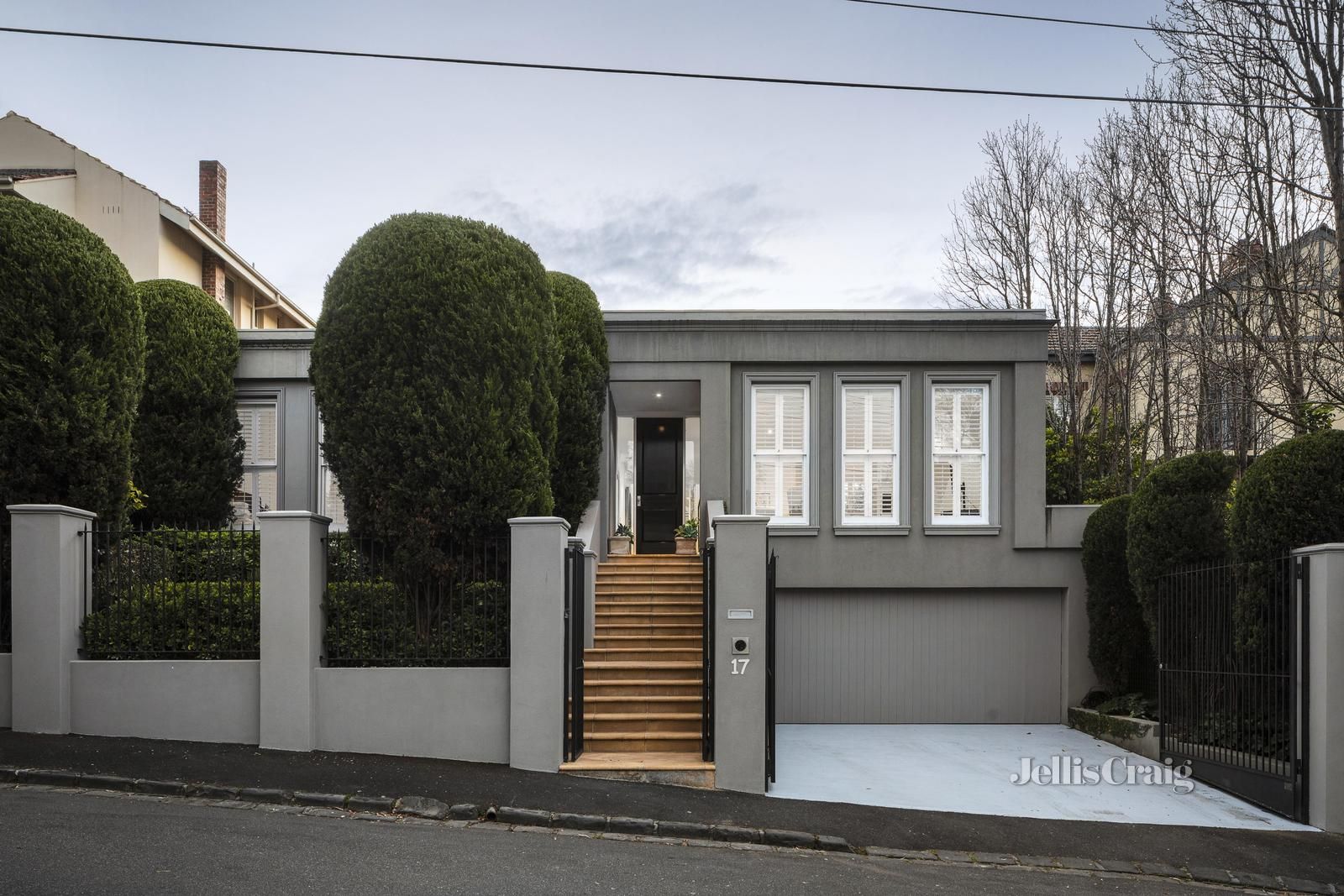 4 bedrooms House in 17 Canberra Road TOORAK VIC, 3142