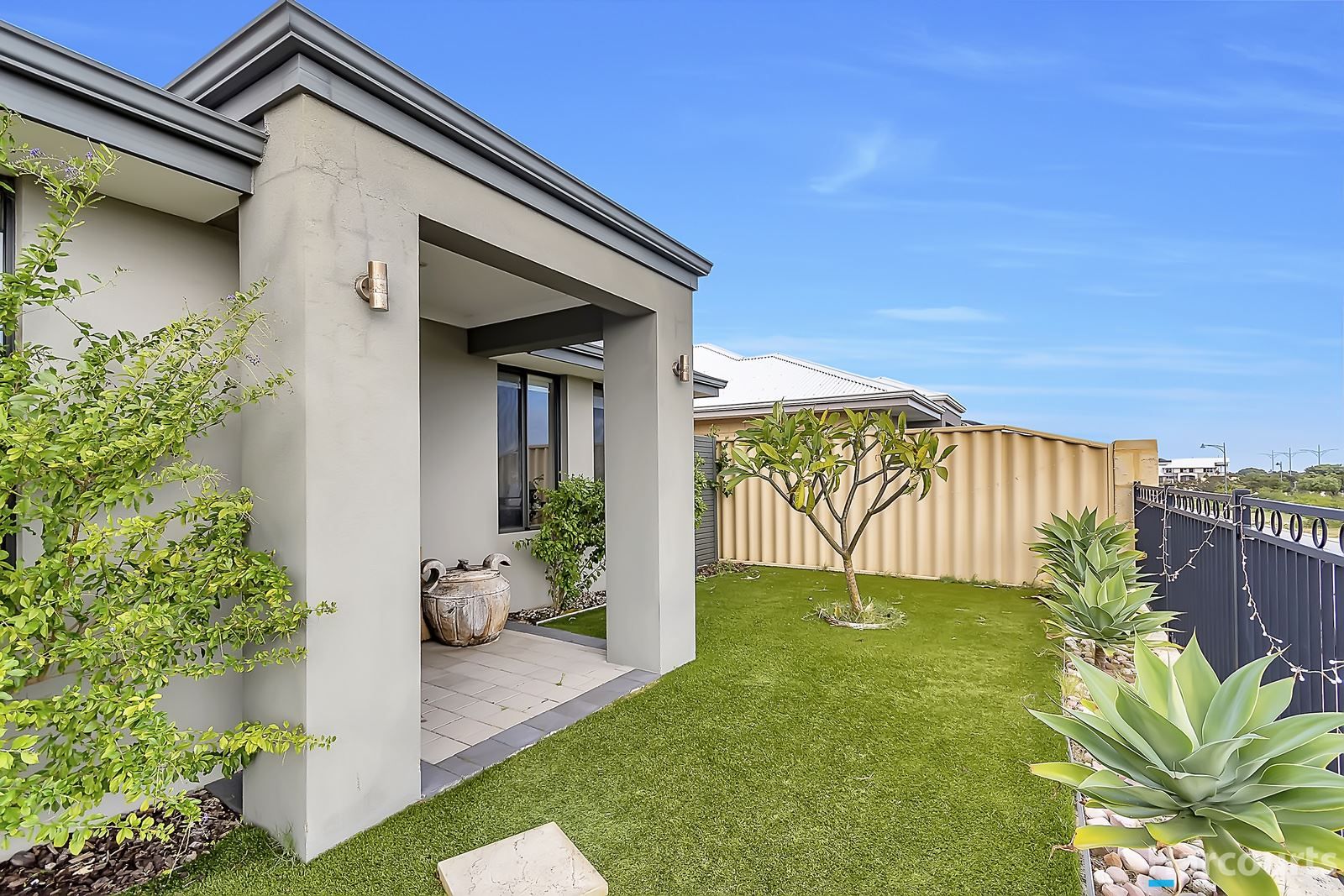 18 Santos Vista, Iluka WA 6028, Image 1