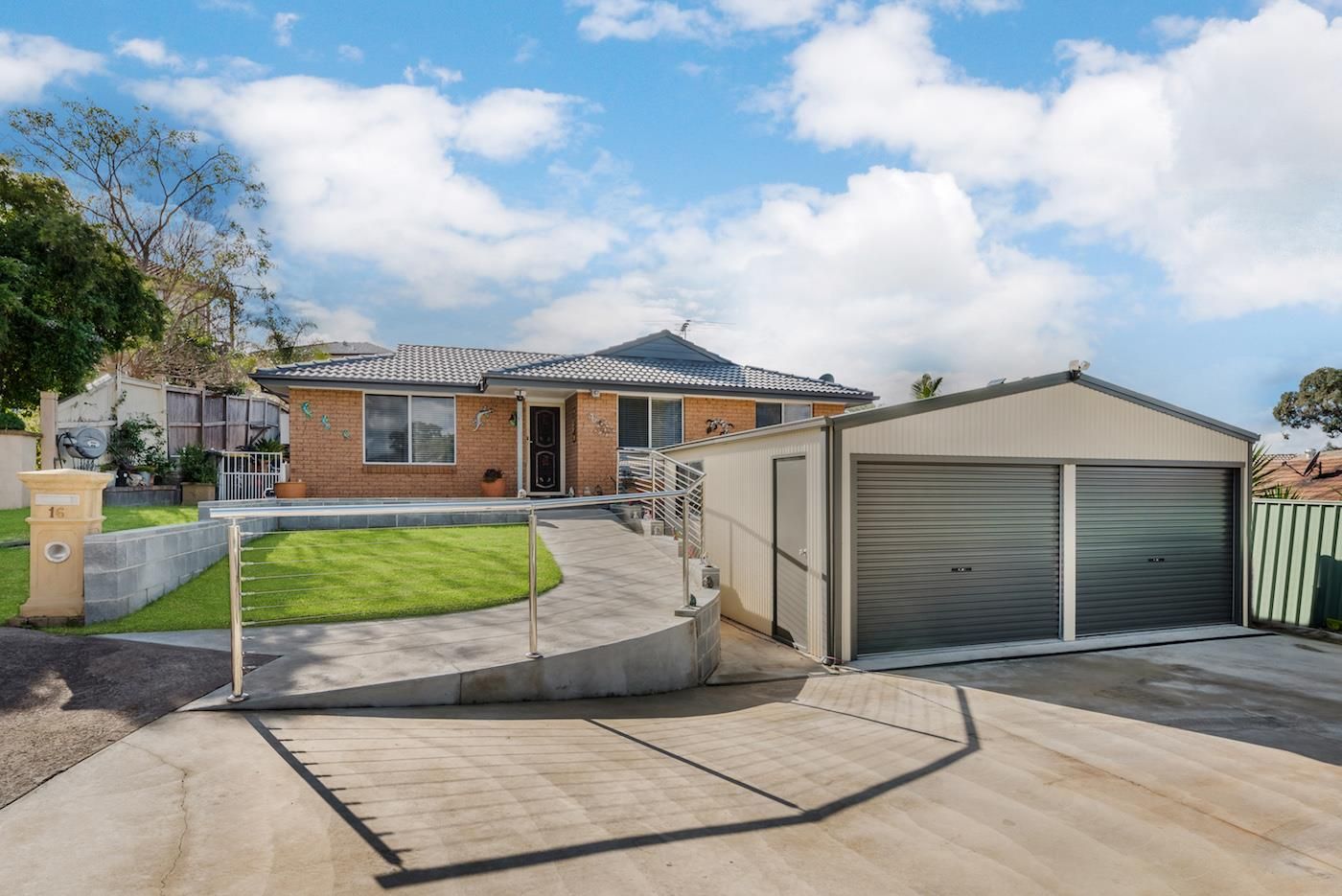 16 Brownlow Place, Ambarvale NSW 2560, Image 1